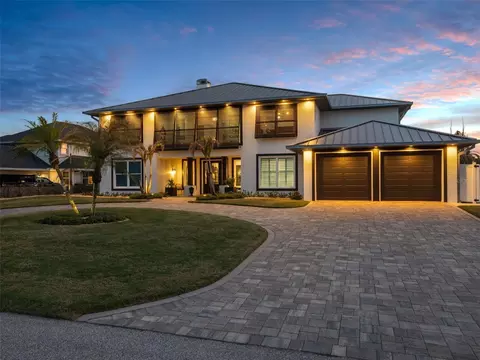 1214 Commodore Dr, New Smyrna Beach, FL 32168