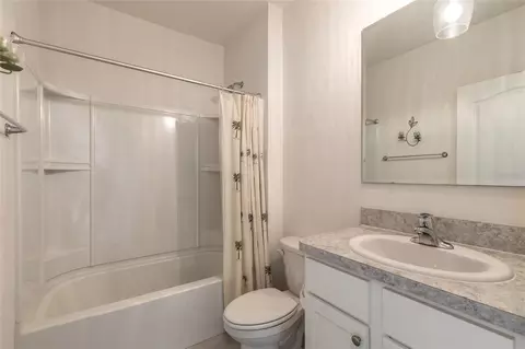 Bath - 319 Sunset View Dr, Edgewater, FL 32141 photo 4 of 4