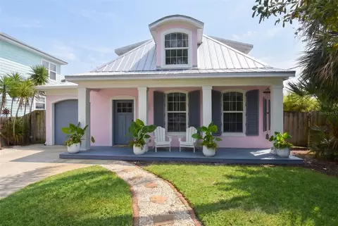 915 Maple St, New Smyrna Beach, FL 32169