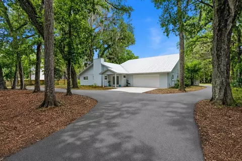555 Wildwood Dr, New Smyrna Beach, FL 32168