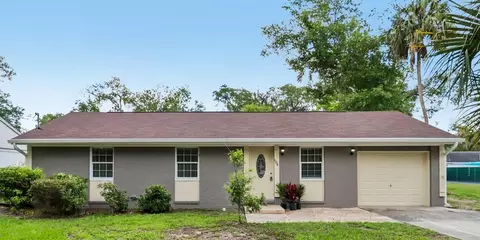 105 N Fairfax Ave, Deland, FL 32724