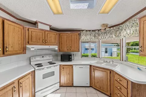 316 Portside Ln, Edgewater, FL 32141 photo 10
