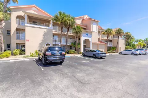 407 Bouchelle Dr #303, New Smyrna Beach, FL 32169