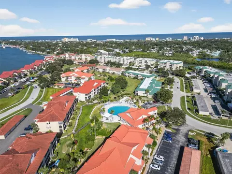 443 Bouchelle Dr #302, New Smyrna Beach, FL 32169
