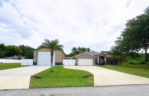 2730 Tamarind Dr, Edgewater, FL 32141