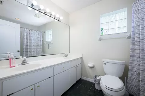 Bath - 6 Spiveys Ct, Ormond Beach, FL 32174 photo 1 of 2
