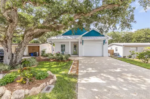 807 E 10th Ave, New Smyrna Beach, FL 32169