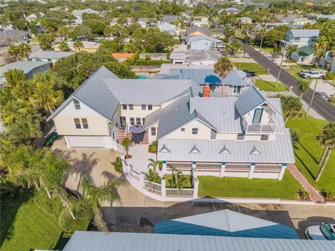 315 Due East St, New Smyrna Beach, FL 32169