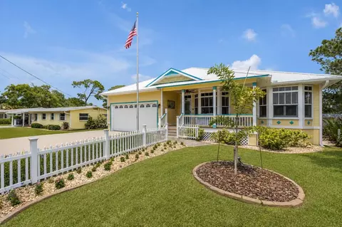 521 S Peninsula Ave, New Smyrna Beach, FL 32169
