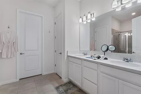 Entry Way - 3266 Bailey Ann Dr, Ormond Beach, FL 32174 photo 5 of 6