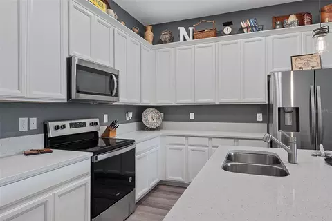 Kitchen - 3266 Bailey Ann Dr, Ormond Beach, FL 32174 photo 4 of 6