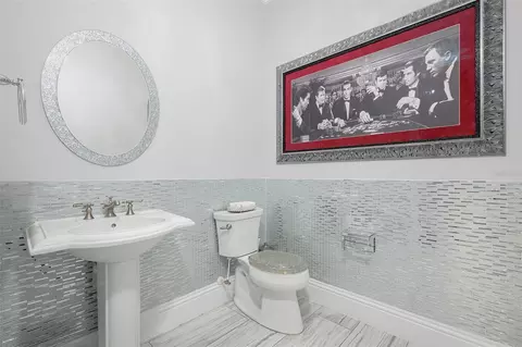 Bath - 1025 Sudbury Ln, Ormond Beach, FL 32174 photo 7 of 9