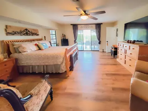 Bedroom - 18 Riverfront Dr, Venice, FL 34293 photo 1 of 7