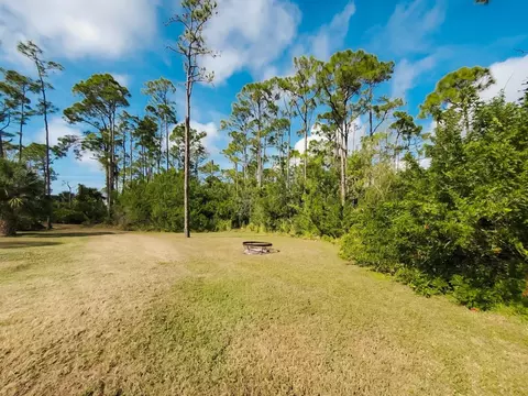 Exterior - 18 Riverfront Dr, Venice, FL 34293 photo 17 of 17