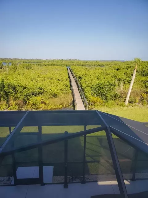 View/Area - 18 Riverfront Dr, Venice, FL 34293 photo 2 of 4