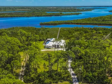 View/Area - 18 Riverfront Dr, Venice, FL 34293 photo 1 of 4