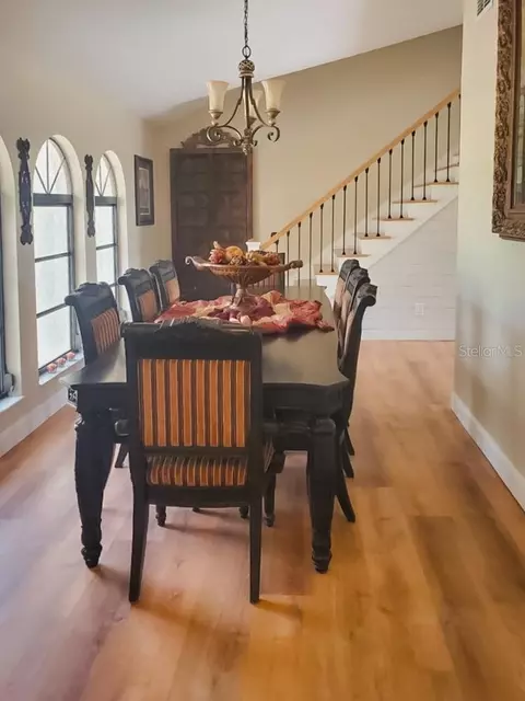 Dining - 18 Riverfront Dr, Venice, FL 34293 photo 1 of 3