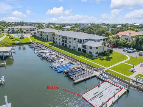 2100 N Peninsula Ave #305, New Smyrna Beach, FL 32169