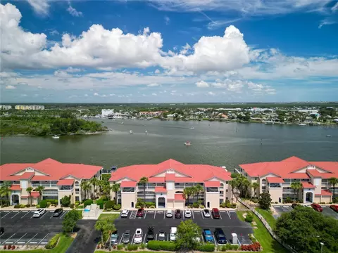 452 Bouchelle Dr #204, New Smyrna Beach, FL 32169