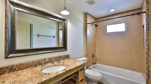 Bath - 118 Snyder St, Edgewater, FL 32132 photo 1 of 3