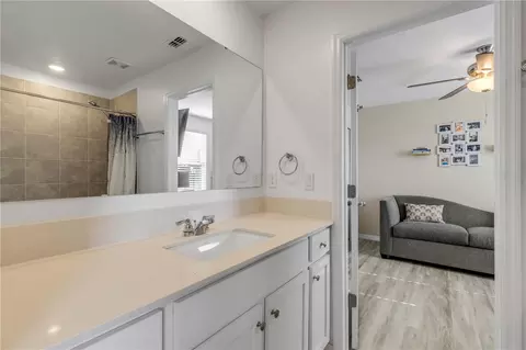 Bath - 3986 Willowbrook Dr, Edgewater, FL 32141 photo 2 of 5
