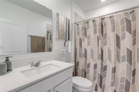 Bath - 3986 Willowbrook Dr, Edgewater, FL 32141 photo 1 of 5