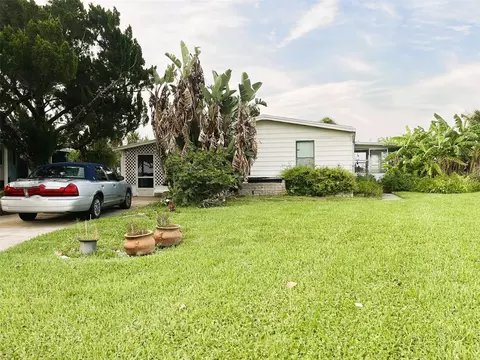 281 Golden Bay Blvd, Oak Hill, FL 32759