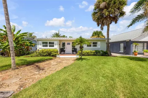828 E 25th Ave, New Smyrna Beach, FL 32169