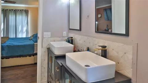 Bath - 407 Ann St, Edgewater, FL 32132 photo 3 of 4