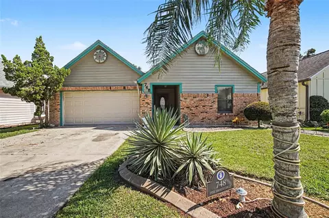748 Pine Shores Cir, New Smyrna Beach, FL 32168