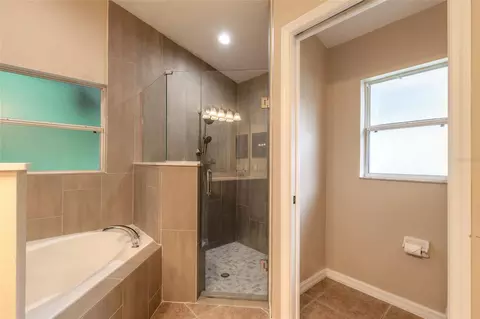 Bath - 604 Coral Trace Blvd, Edgewater, FL 32132 photo 3 of 4