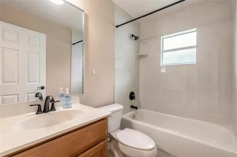 Bath - 604 Coral Trace Blvd, Edgewater, FL 32132 photo 1 of 4