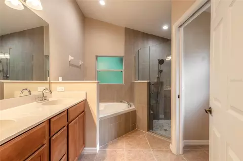 Bath - 604 Coral Trace Blvd, Edgewater, FL 32132 photo 2 of 4