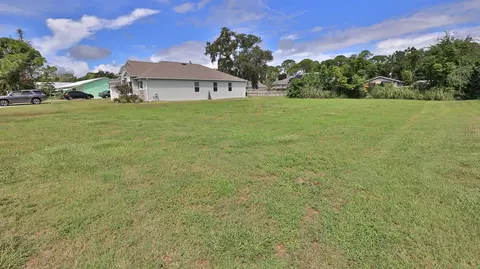 123 S Cory Dr, Edgewater, FL 32141 photo 5