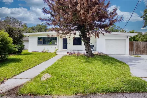 628 N Duss St, New Smyrna Beach, FL 32168