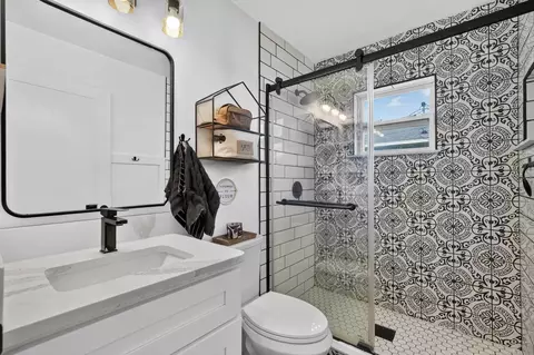 Bath - 3216 Umbrella Tree, Edgewater, FL 32141 photo 2 of 2