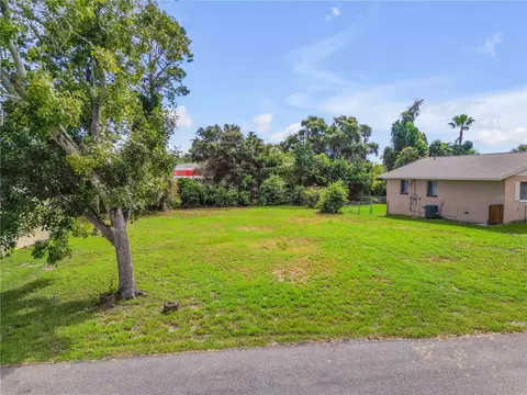 1715 Edgewater Dr, Edgewater, FL 32132 photo 4