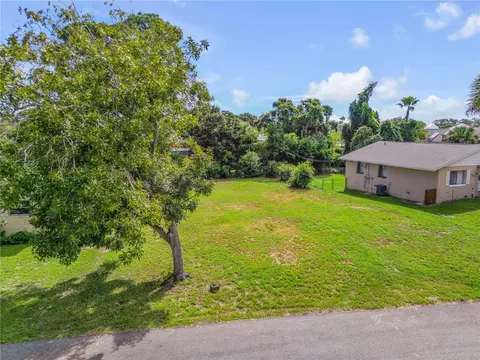 1715 Edgewater Dr, Edgewater, FL 32132 photo 2