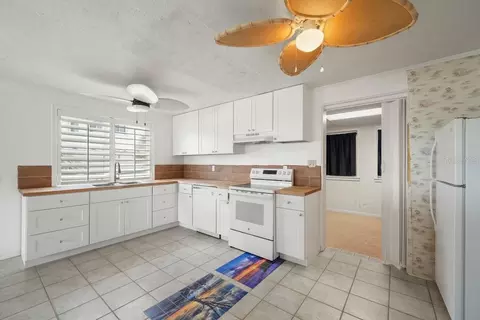 Kitchen - 3 Ocean Edge Dr, Ormond Beach, FL 32176 photo 4 of 5