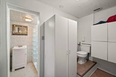 Bath - 3 Ocean Edge Dr, Ormond Beach, FL 32176 photo 1 of 5