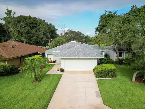 724 St Andrews Cir, New Smyrna Beach, FL 32168