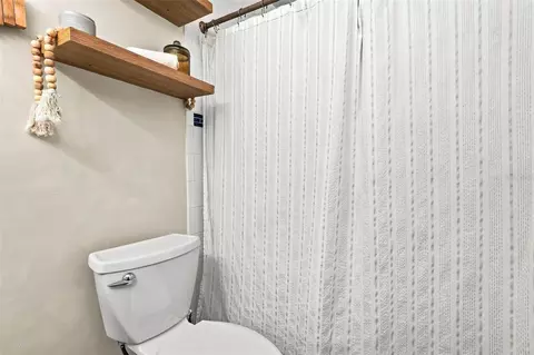 Bath - Undisclosed, Edgewater, FL 32141 photo 3 of 3