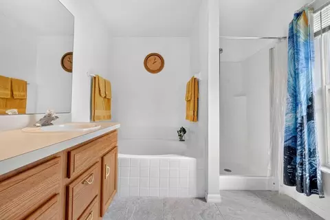 Bath - Undisclosed, Edgewater, FL 32141 photo 4 of 5