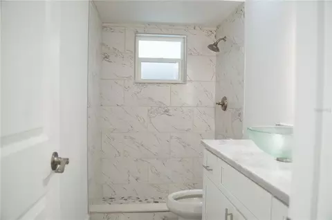 Bath - 168 N Cory Dr, Edgewater, FL 32141 photo 3 of 6
