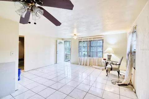 Living - 240 Washington Pl, Ormond Beach, FL 32174 photo 2 of 2