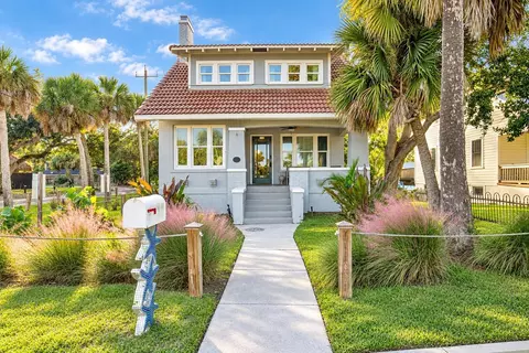 110 S Peninsula Ave, New Smyrna Beach, FL 32169