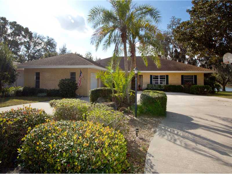601 E Lakeshore Dr, Ocoee, FL 34761 photo 1