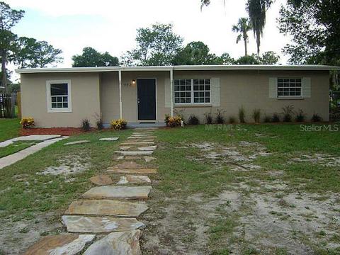 922 Edgewater Cir, Eustis, FL 32726 photo 1