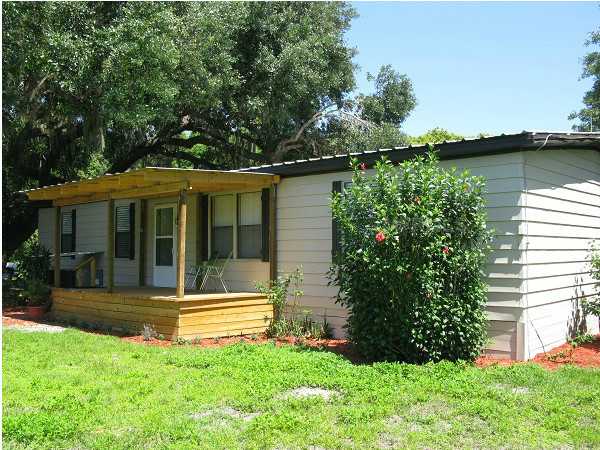 2063 Shadow Dr, Geneva, FL 32732 photo 1