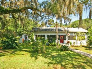 264 2nd St, Geneva, FL 32732 photo 1